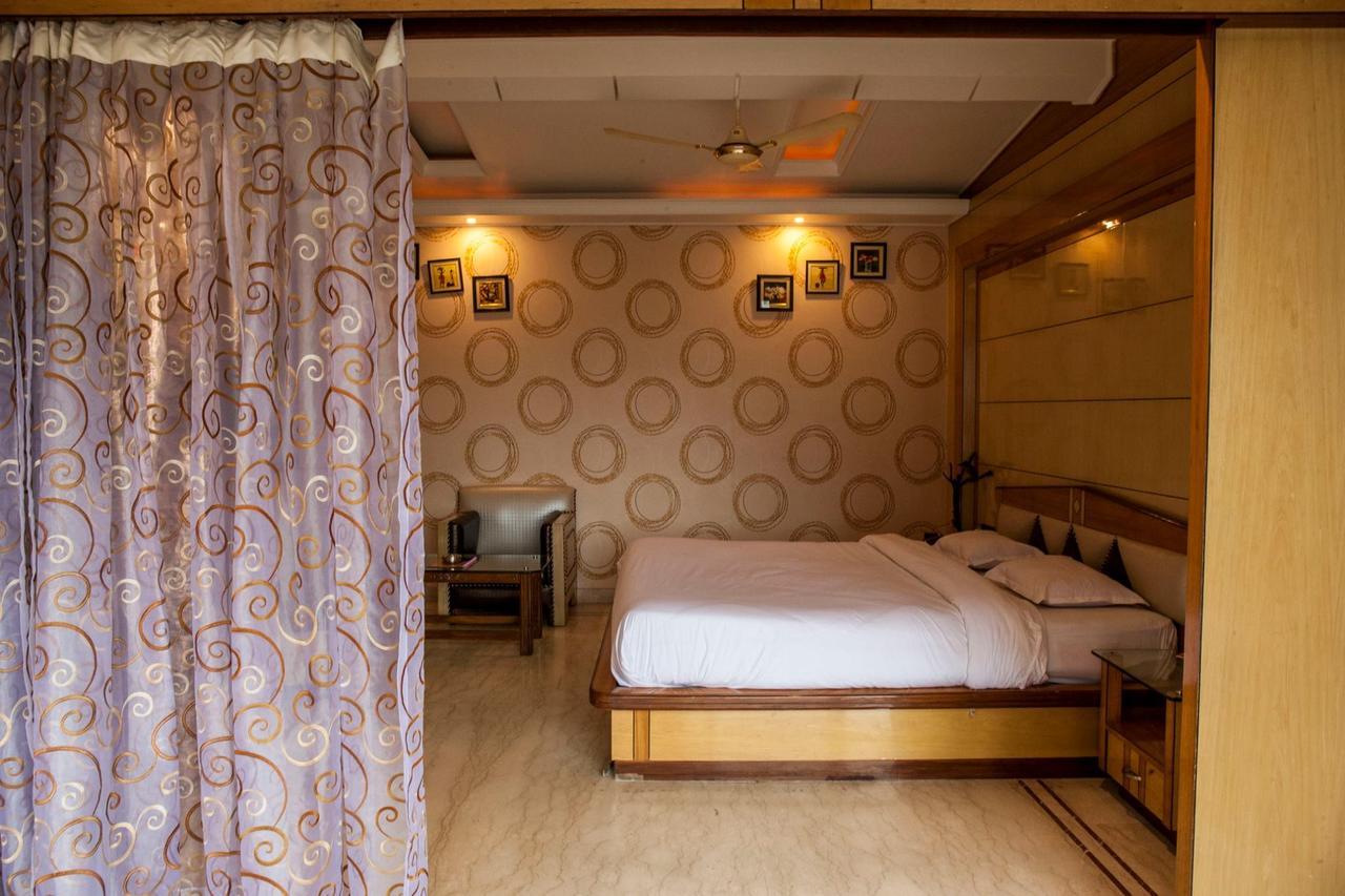 Hotel Welcome Palace Agartala Exteriör bild
