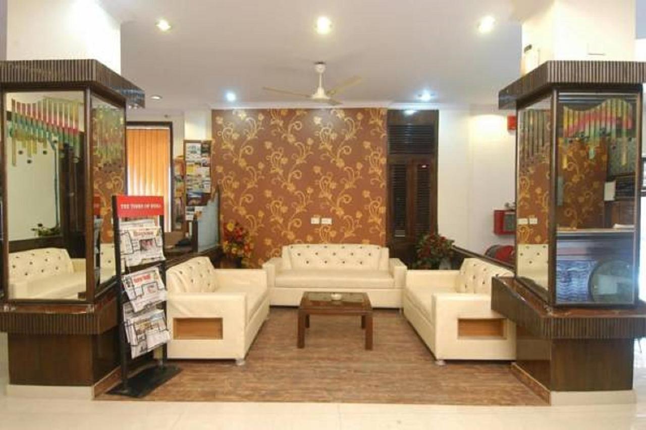 Hotel Welcome Palace Agartala Exteriör bild